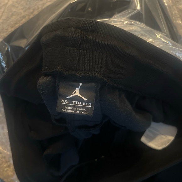 Rare Jordan Velour tracksuit with matching backpack. The size is XXL . - Picture 11 of 16